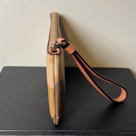 NWOT Coach Corner Zip Wristlet w Multicolor Wild Camo Print Army Girl - Picture 4 of 9